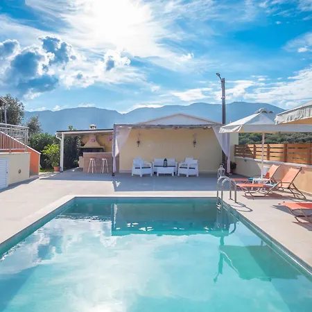 Famozo Hill Private By 