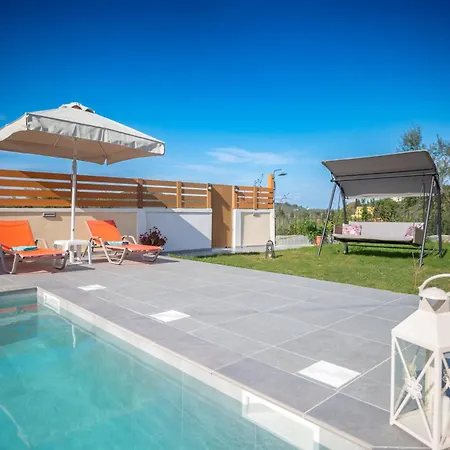 Famozo Hill Private By 