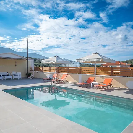 Famozo Hill Private By 