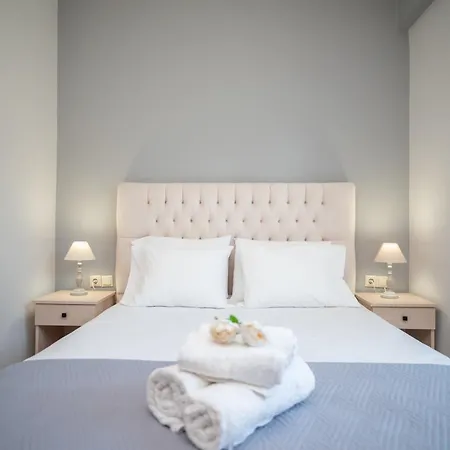 Famozo Hill Private By 