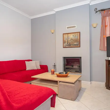 Famozo Hill Private By 